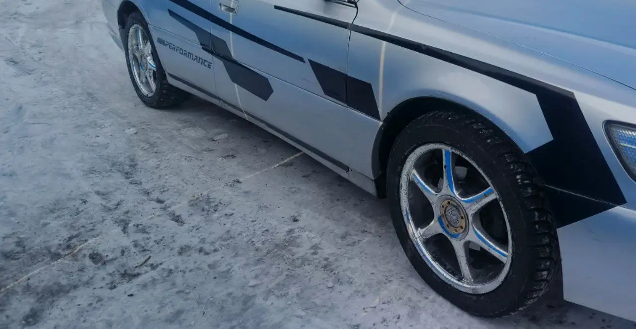 Продам комплект японского литья 5/114.3 R17 с зимней резиной - Запчасти (Авто) в Чита