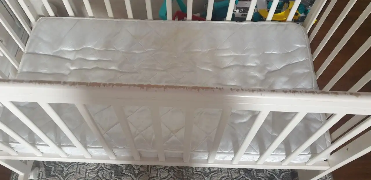 Продам детскую кроватку б/у с аксессуарами - Детская мебель (Товары для детей) в Чита