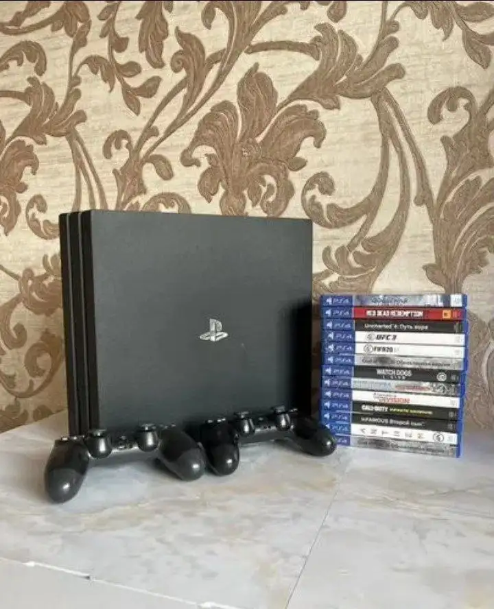 Продажа Sony PlayStation 4 PRO 1TB с играми и аксессуарами - Игровые приставки (Электроника) в Чита