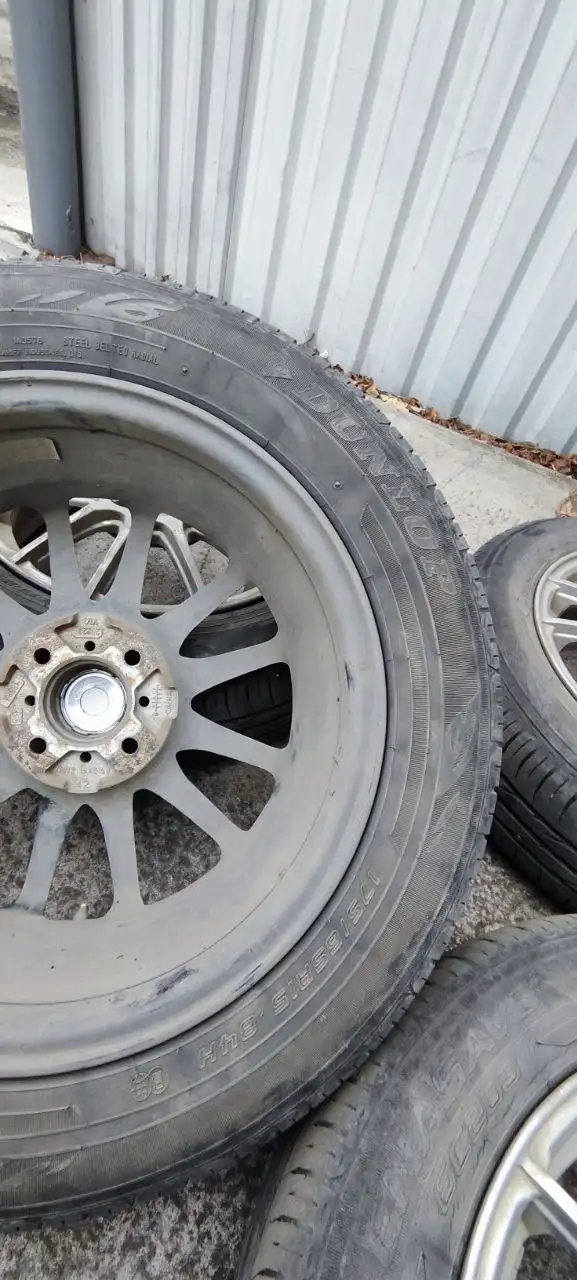 Литье с резиной от Toyota Aqua - Диски и шины (Запчасти) в Чита