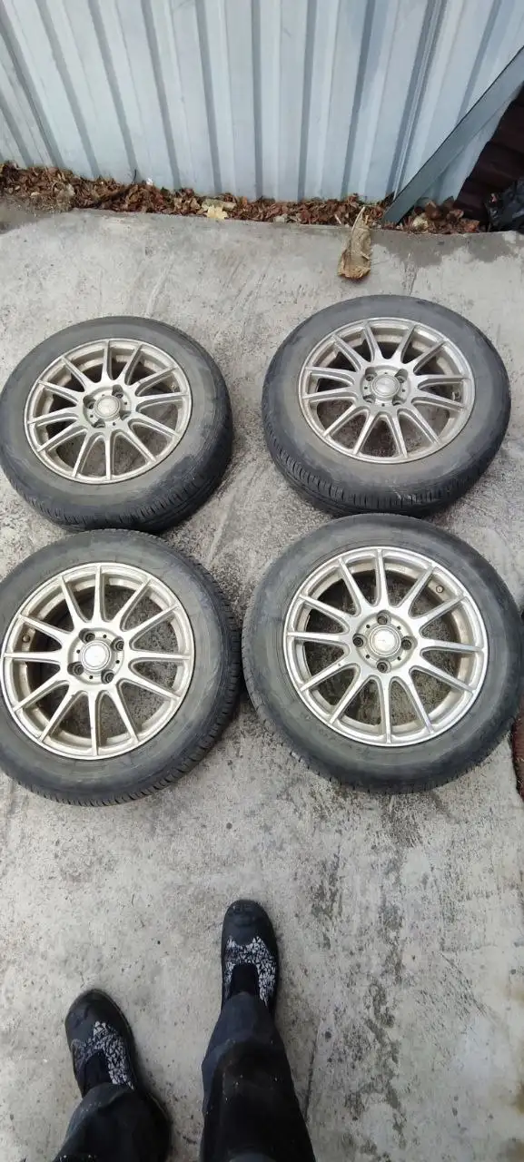 Литье с резиной от Toyota Aqua - Диски и шины (Запчасти) в Чита