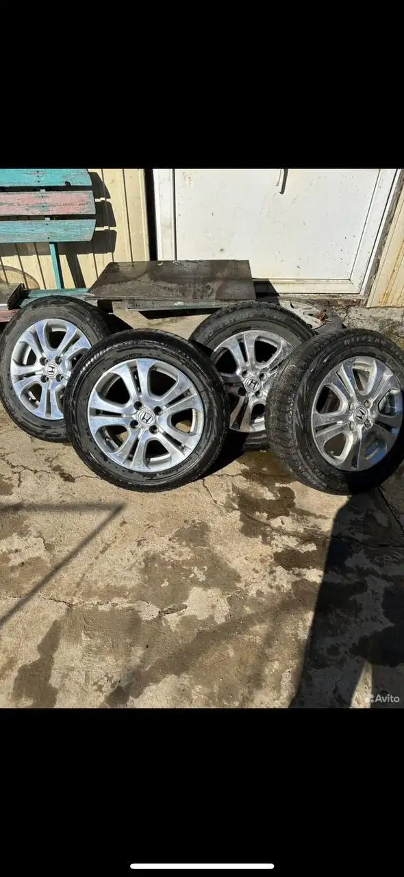 Продам комплект колёс 185/65R15 - Колёса (Авто) в Чита