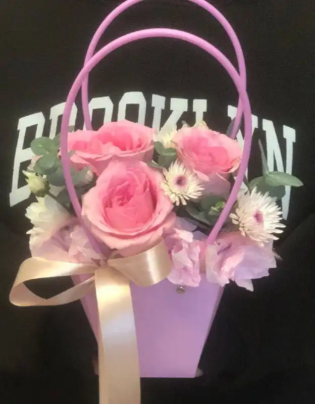 Поздравление мам с доставкой