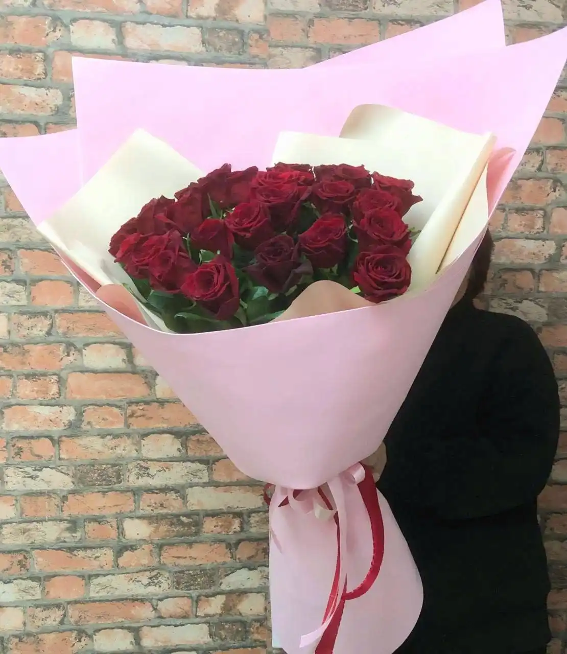 Клубника в шоколаде и букеты гиганты к Новому году