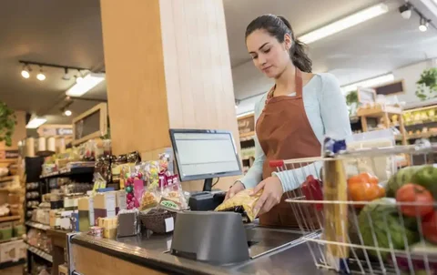 Требуется продавец-кассир в Томске - Работа в Томск