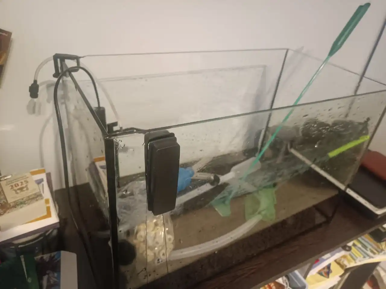 Продам аквариум с грунтом, фильтром, скребками - Хобби и отдых в Санкт-Петербург