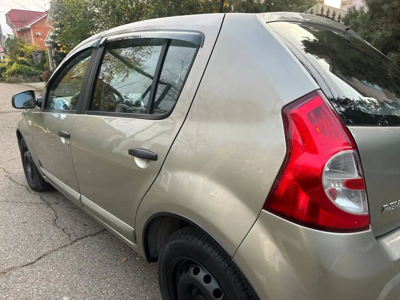 Рено Сандеро 2011