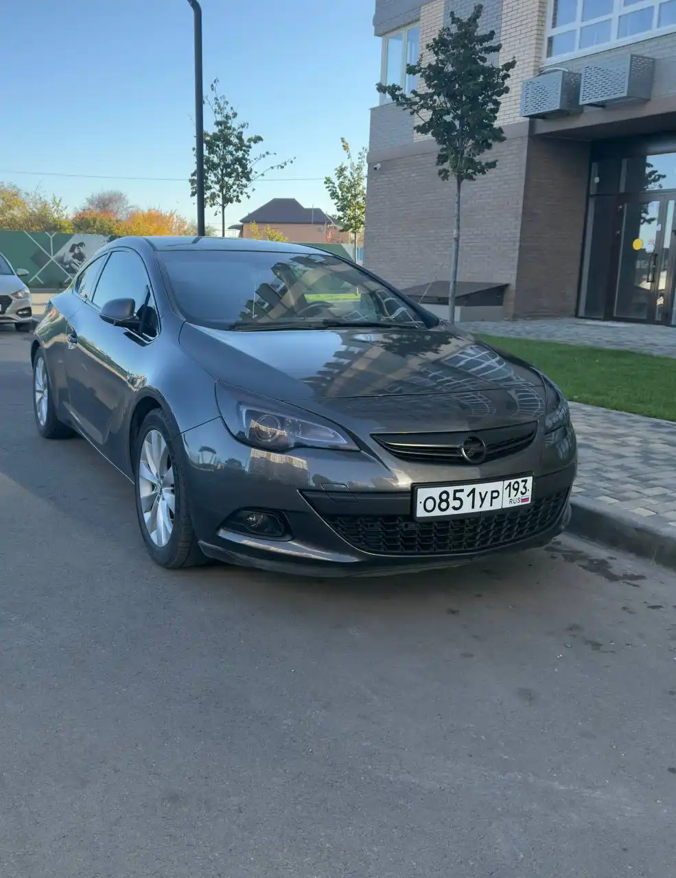 Opel Astra GTC J Рестайлинг 1.4 Turbo MT Sport 2011