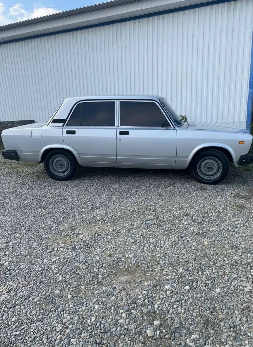 ВАЗ 2107 2011 года выпуска в отличном состоянии