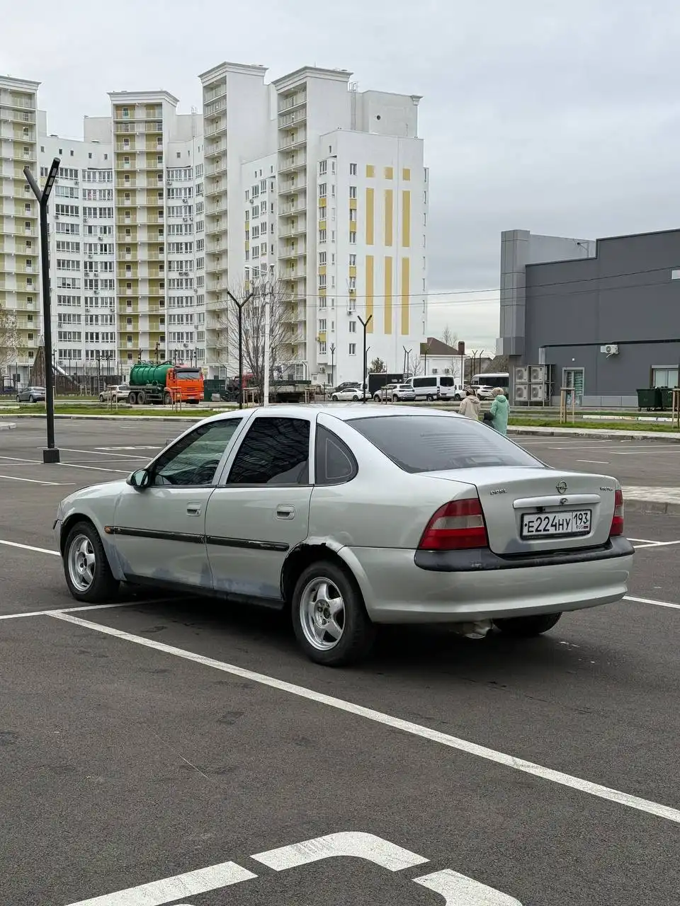 Продам Opel Vectra 1997 года 1.6 механика