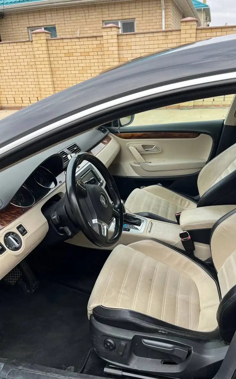 Volkswagen Passat CC 2009 в отличном состоянии
