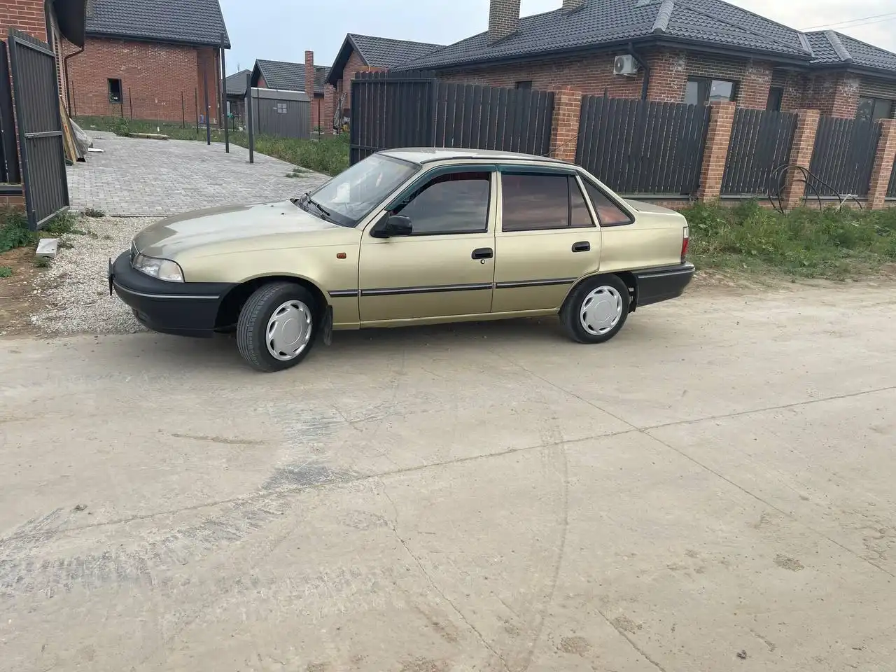 Продажа автомобиля 2008 года с пробегом 87000 км