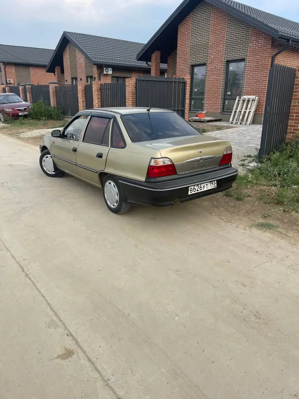 Продажа автомобиля 2008 года с пробегом 87000 км