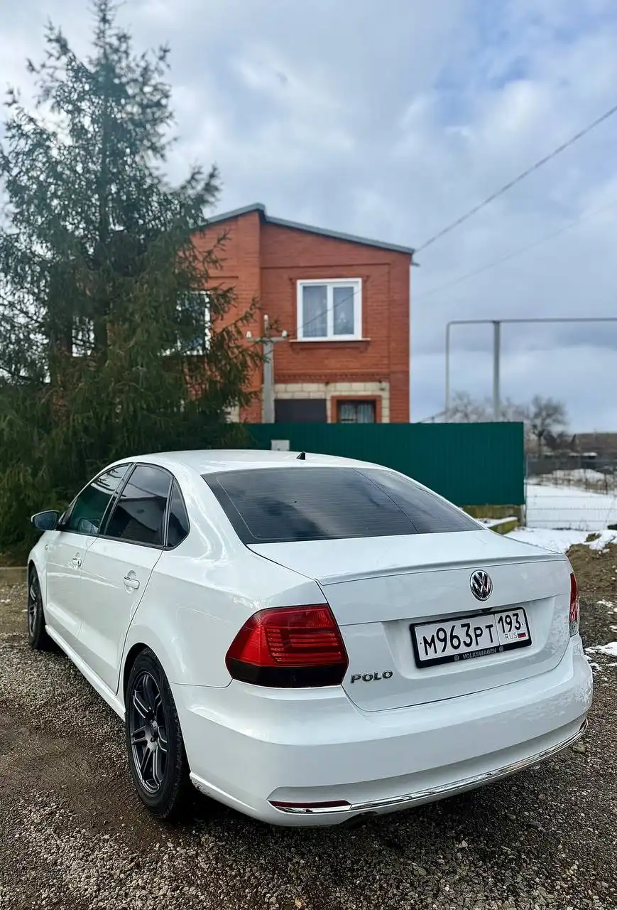 Продажа Volkswagen Polo 5 рест 2016 года в Холмской