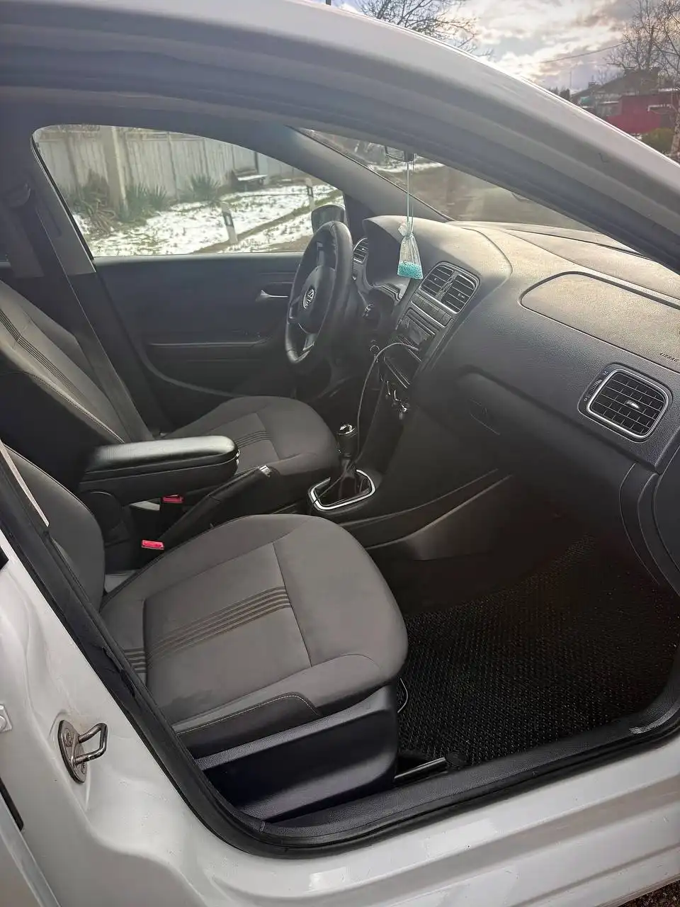 Продажа Volkswagen Polo 5 рест 2016 года в Холмской