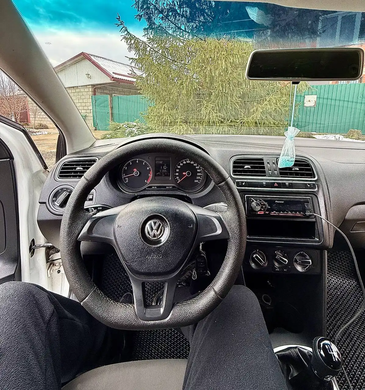 Продажа Volkswagen Polo 5 рест 2016 года в Холмской