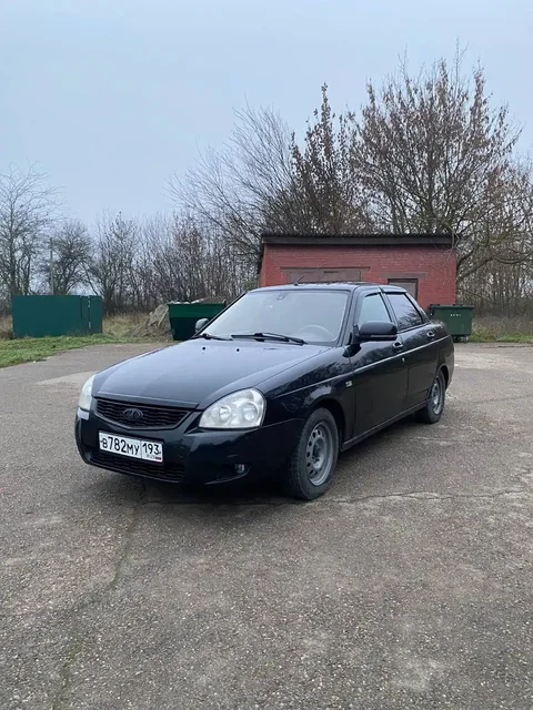 Lada Priora 2 2011 года - Авто в Славянск-на-Кубани