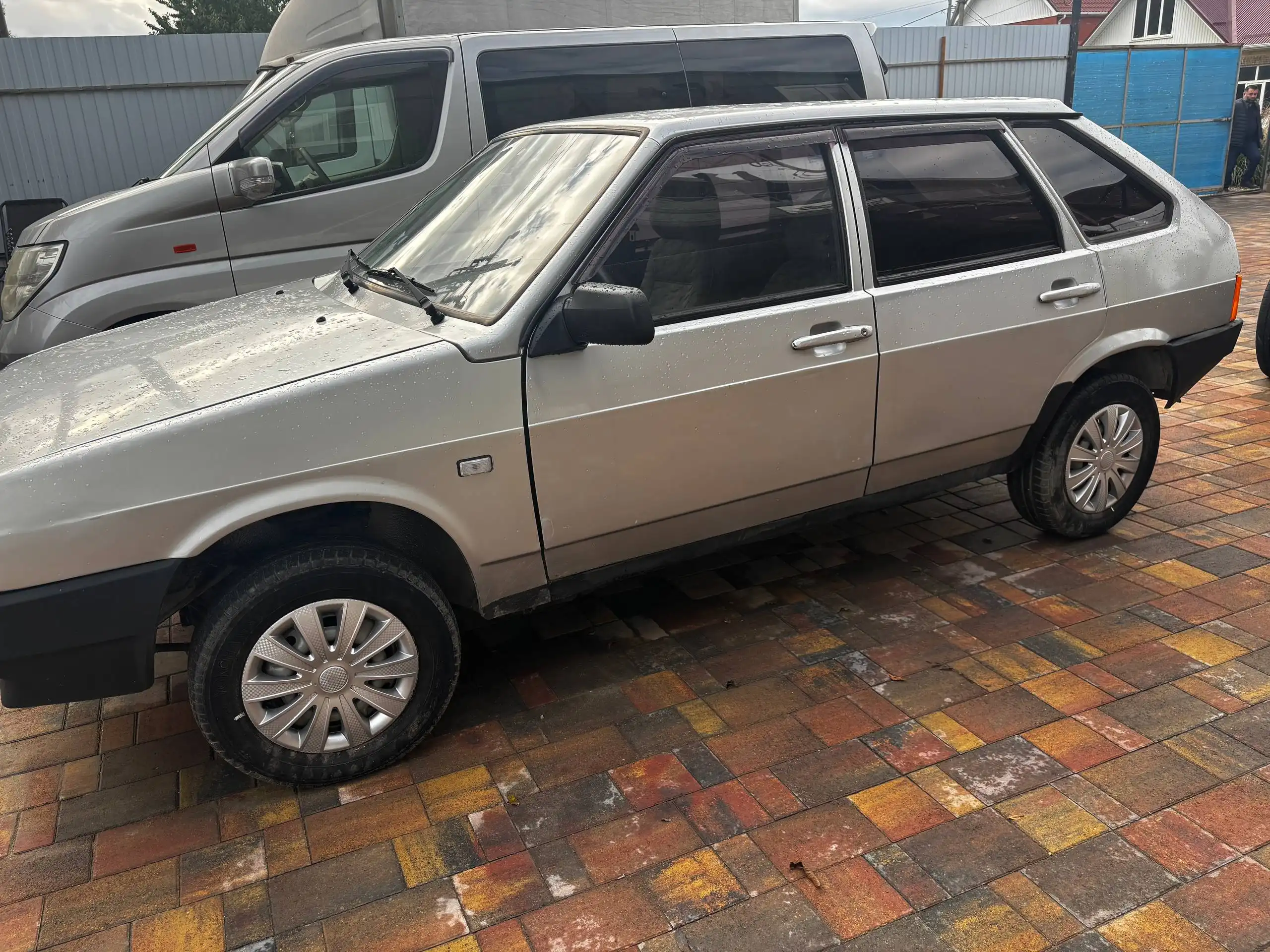 ВАЗ 2109 2003 года в хорошем состоянии