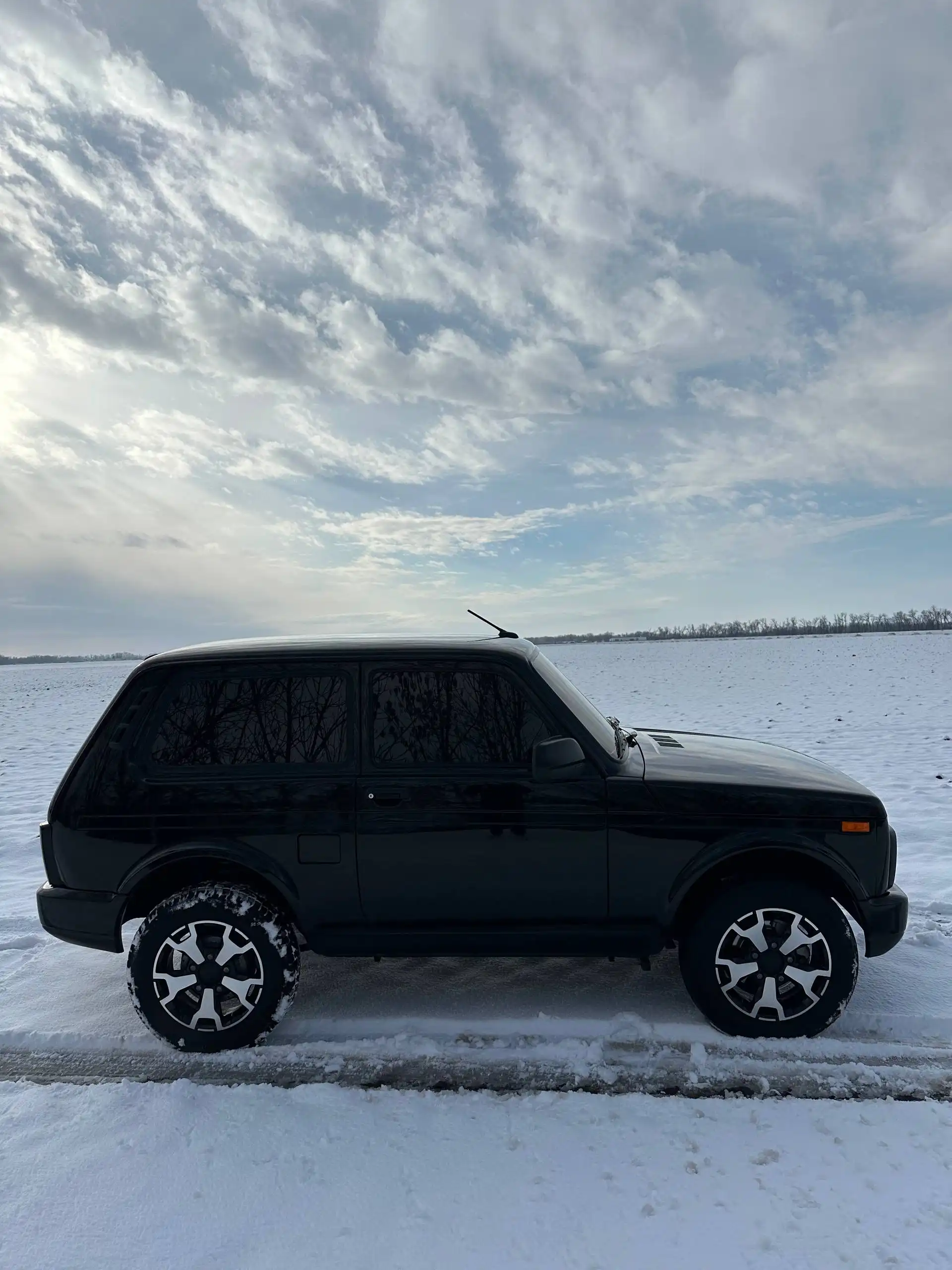 Продажа автомобиля Niva Legeng 2023 года в Краснодаре