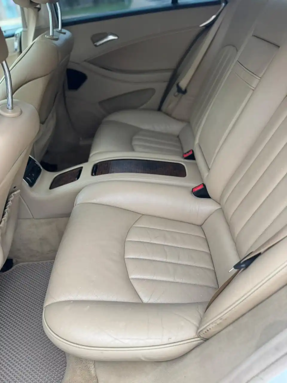 Продажа автомобиля Mercedes-Benz CLS 2005 года