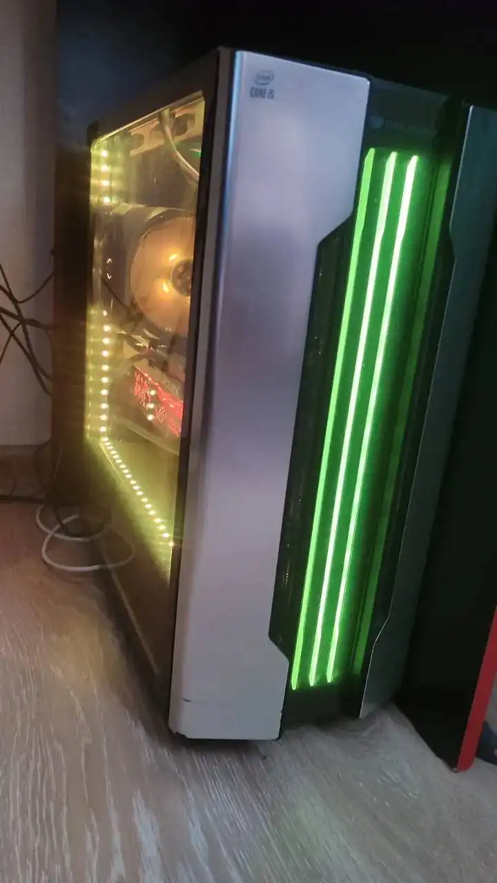 Стол и стул в комплекте