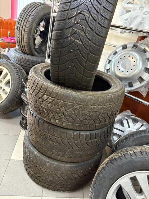 Продажа комплекта премиальных зимних шин 245/45 R19 и 275/40 R19 - Авто в Майкоп