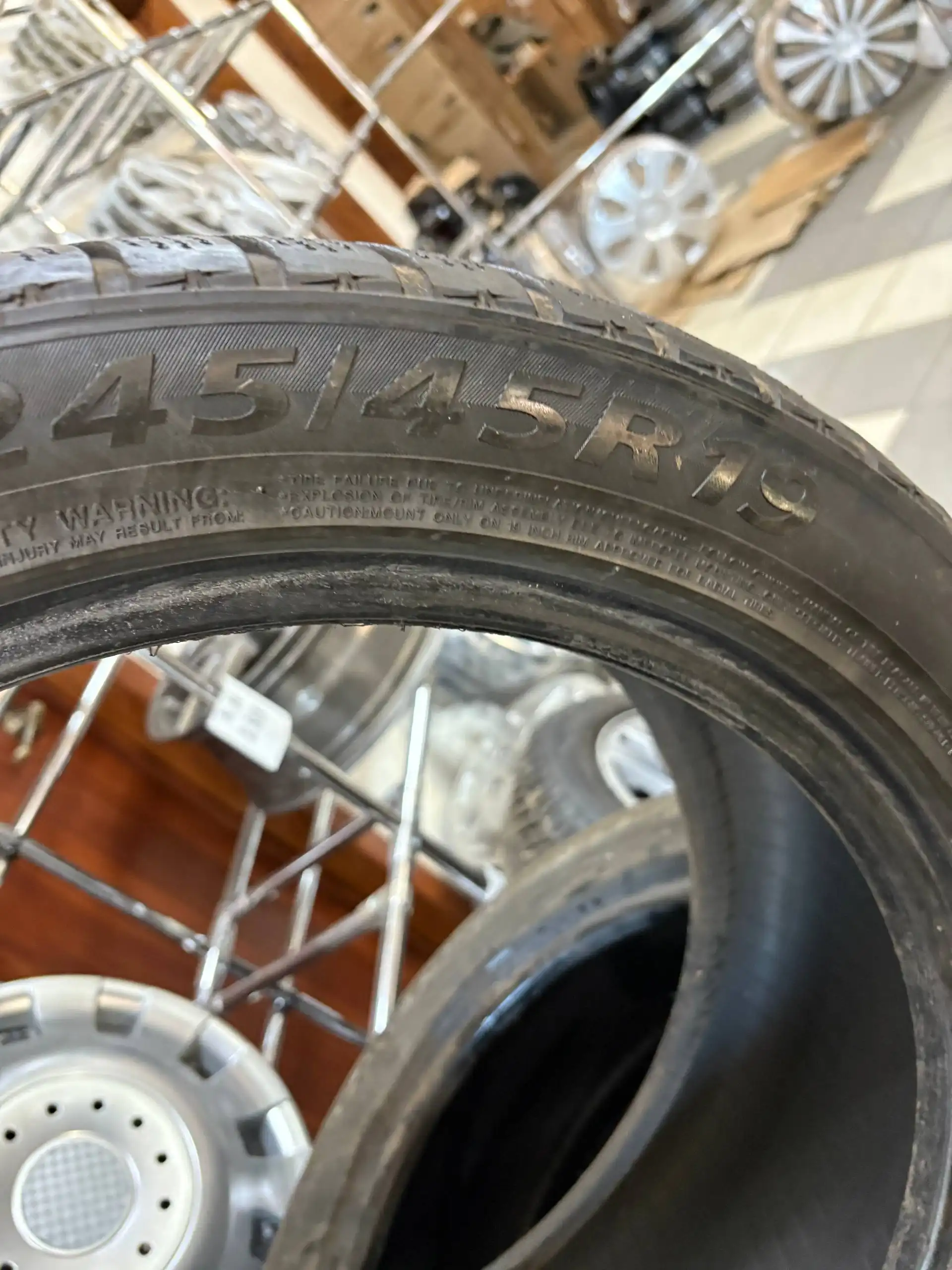 Продажа комплекта премиальных зимних шин 245/45 R19 и 275/40 R19