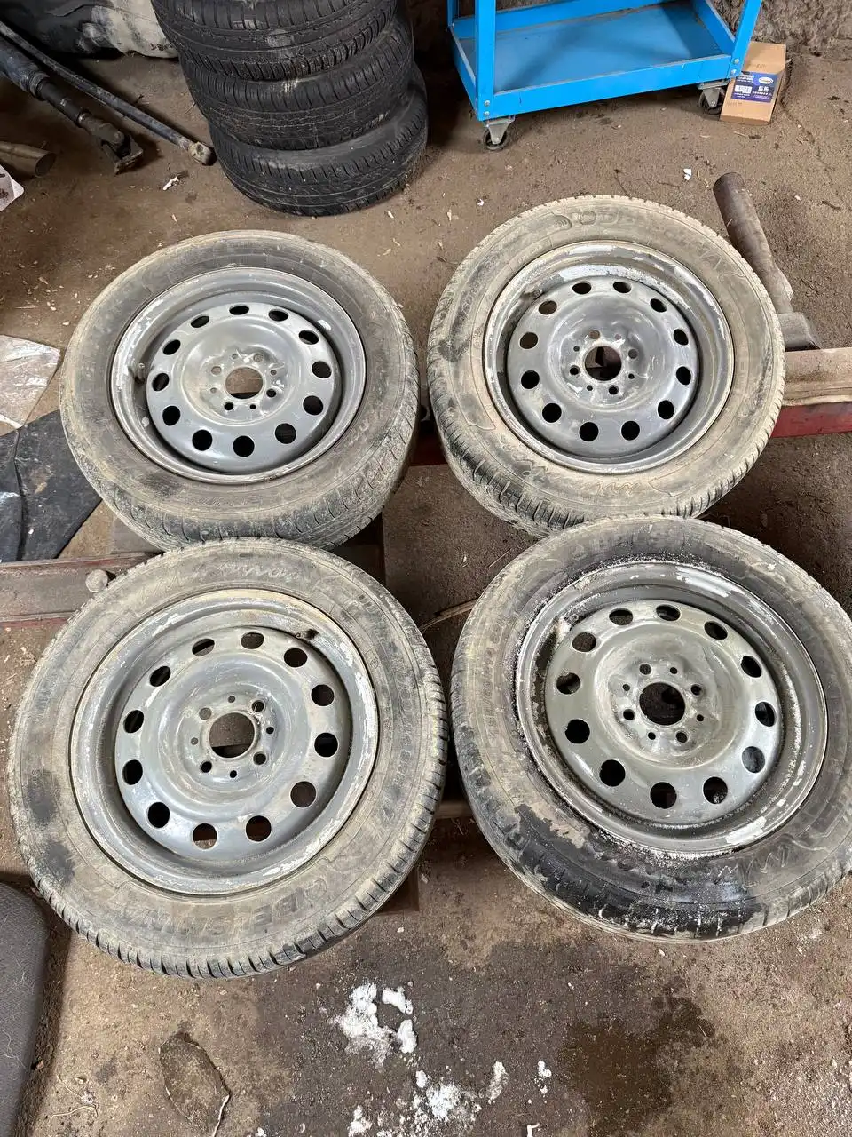 Штампованные диски 4x98 с летней резиной Белшина 185/60 - Запчасти (Авто) в Краснодар