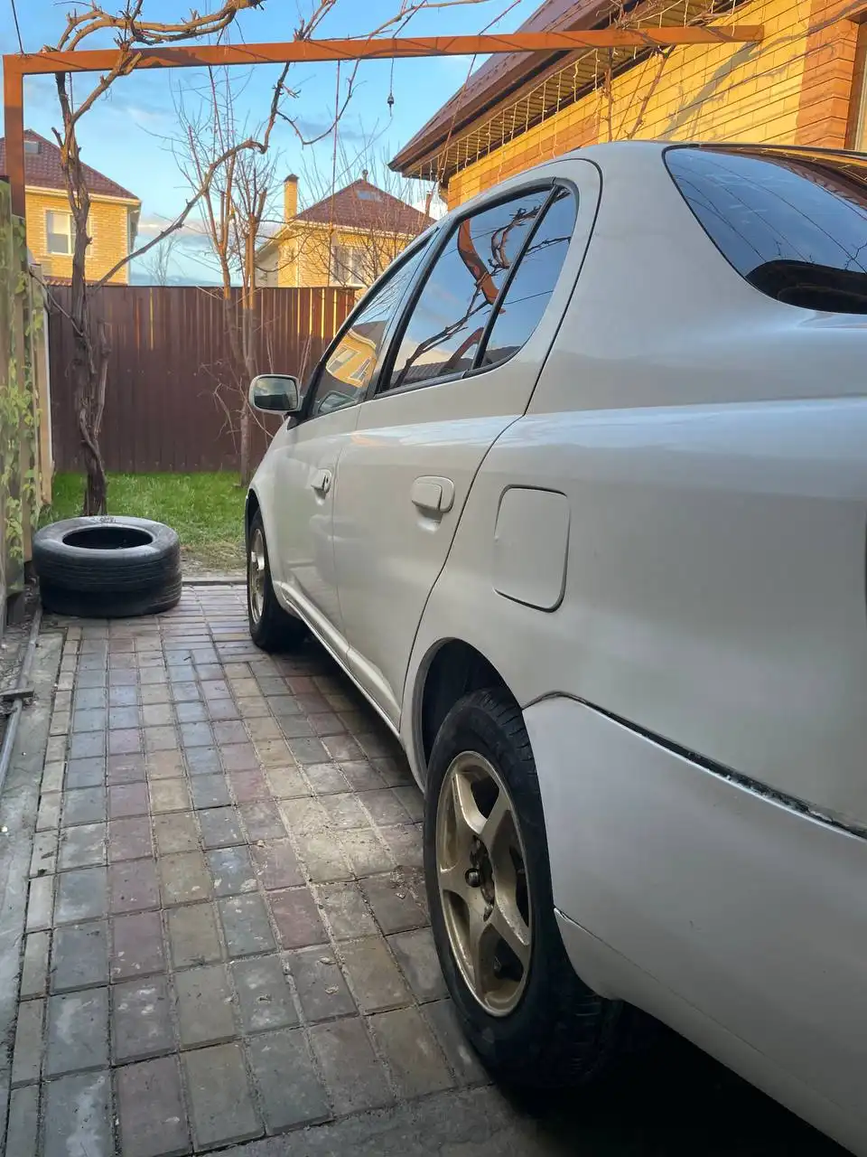 Toyota Platz 1999 г.в. в отличном состоянии - Авто в Краснодар