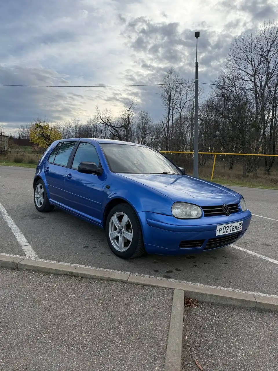 Volkswagen Golf IV 1.6 101лс 2001 года - Легковые автомобили (Авто) в Майкоп