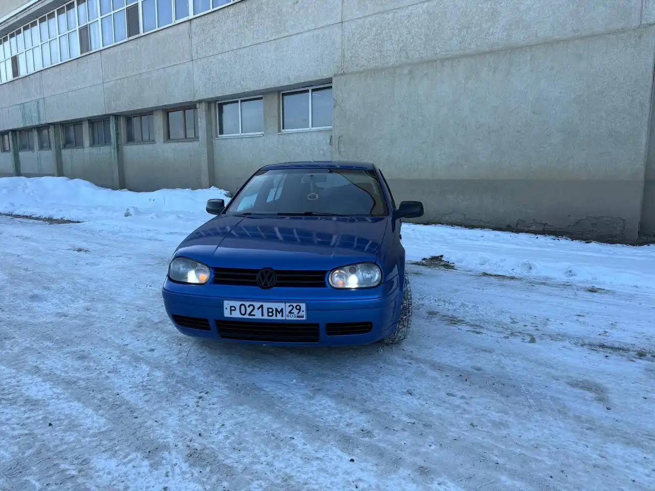 Продажа Volkswagen Golf IV 2001 года выпуска - Легковые автомобили (Авто) в Майкоп