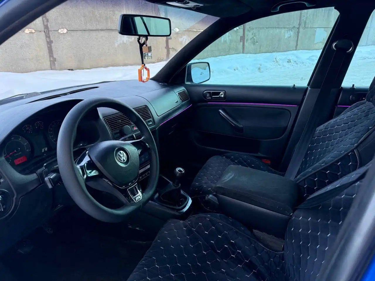 Продажа Volkswagen Golf IV 2001 года выпуска - Легковые автомобили (Авто) в Майкоп