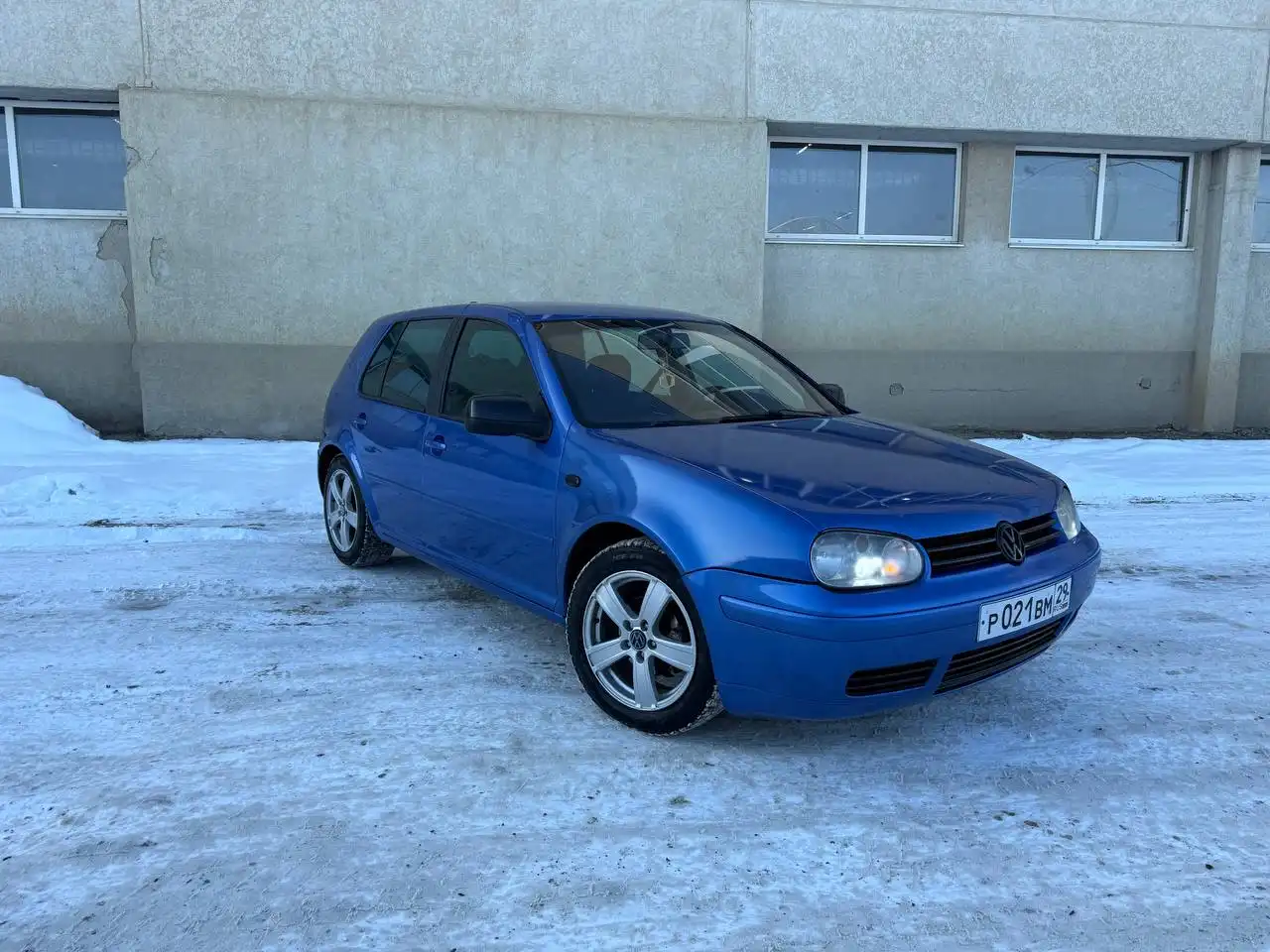 Продажа Volkswagen Golf IV 2001 года выпуска - Легковые автомобили (Авто) в Майкоп