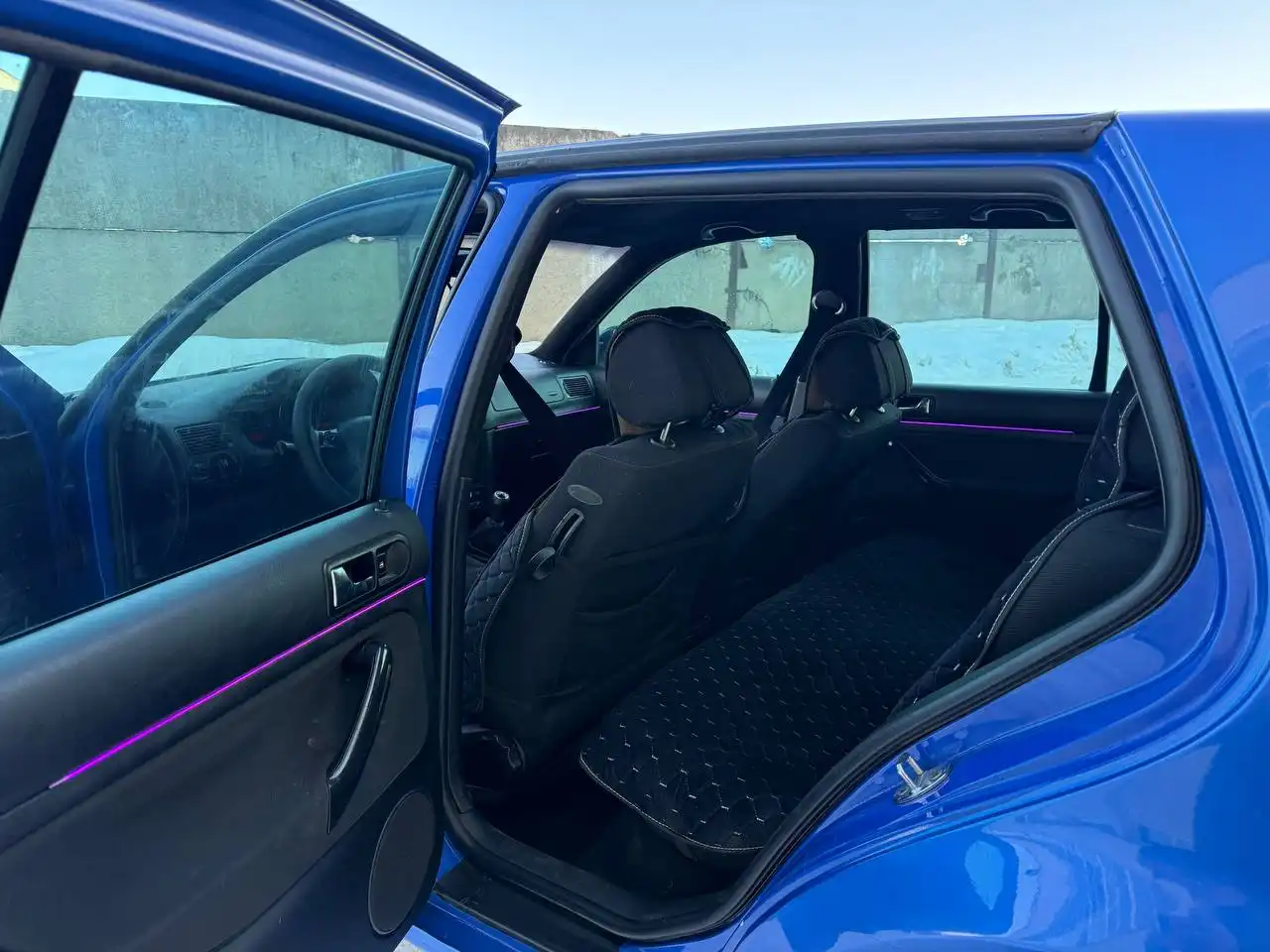 Продажа Volkswagen Golf IV 2001 года выпуска - Легковые автомобили (Авто) в Майкоп