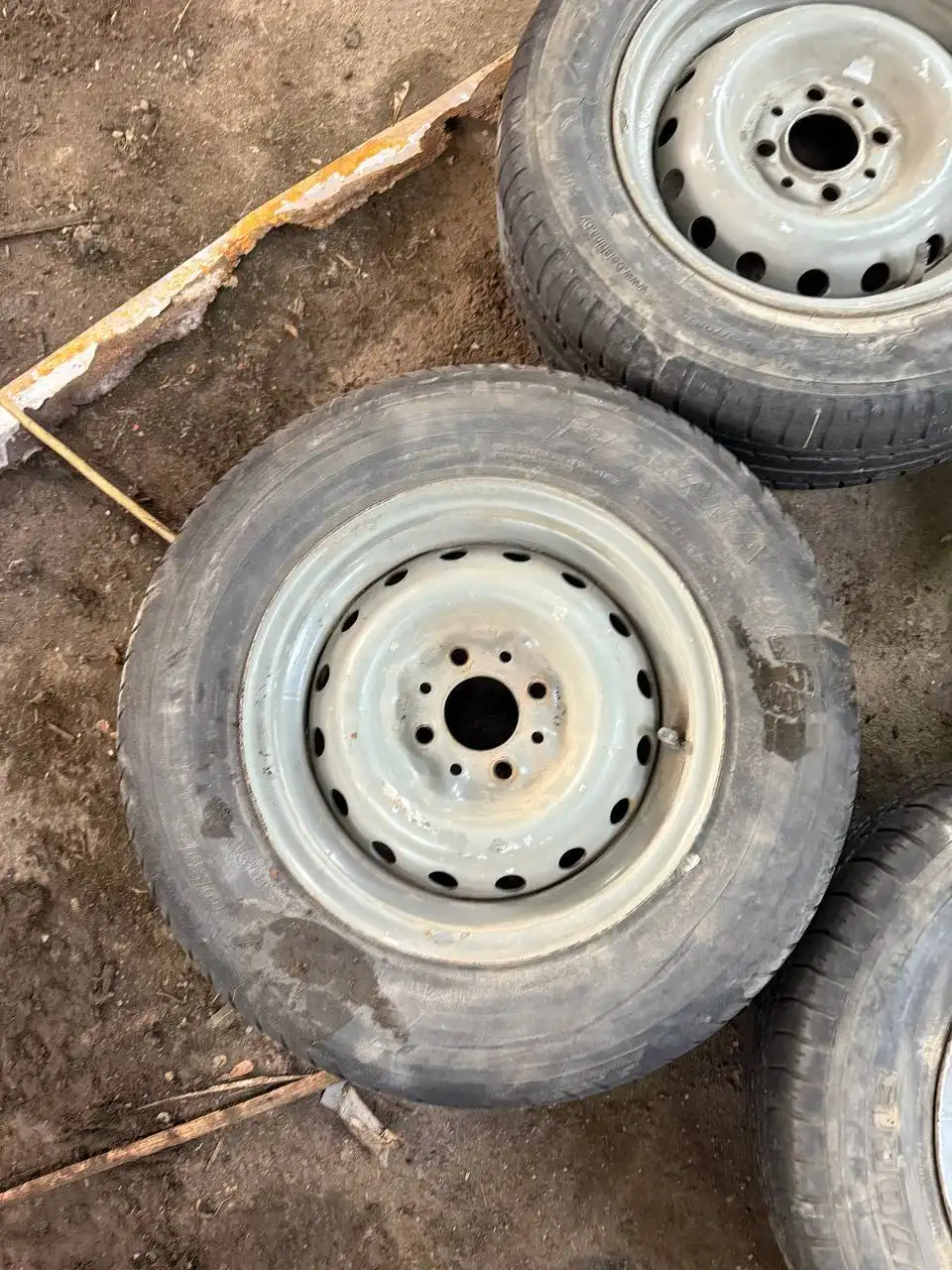 Продам штампы 2107 с летней резиной - Запчасти (Авто) в Краснодар