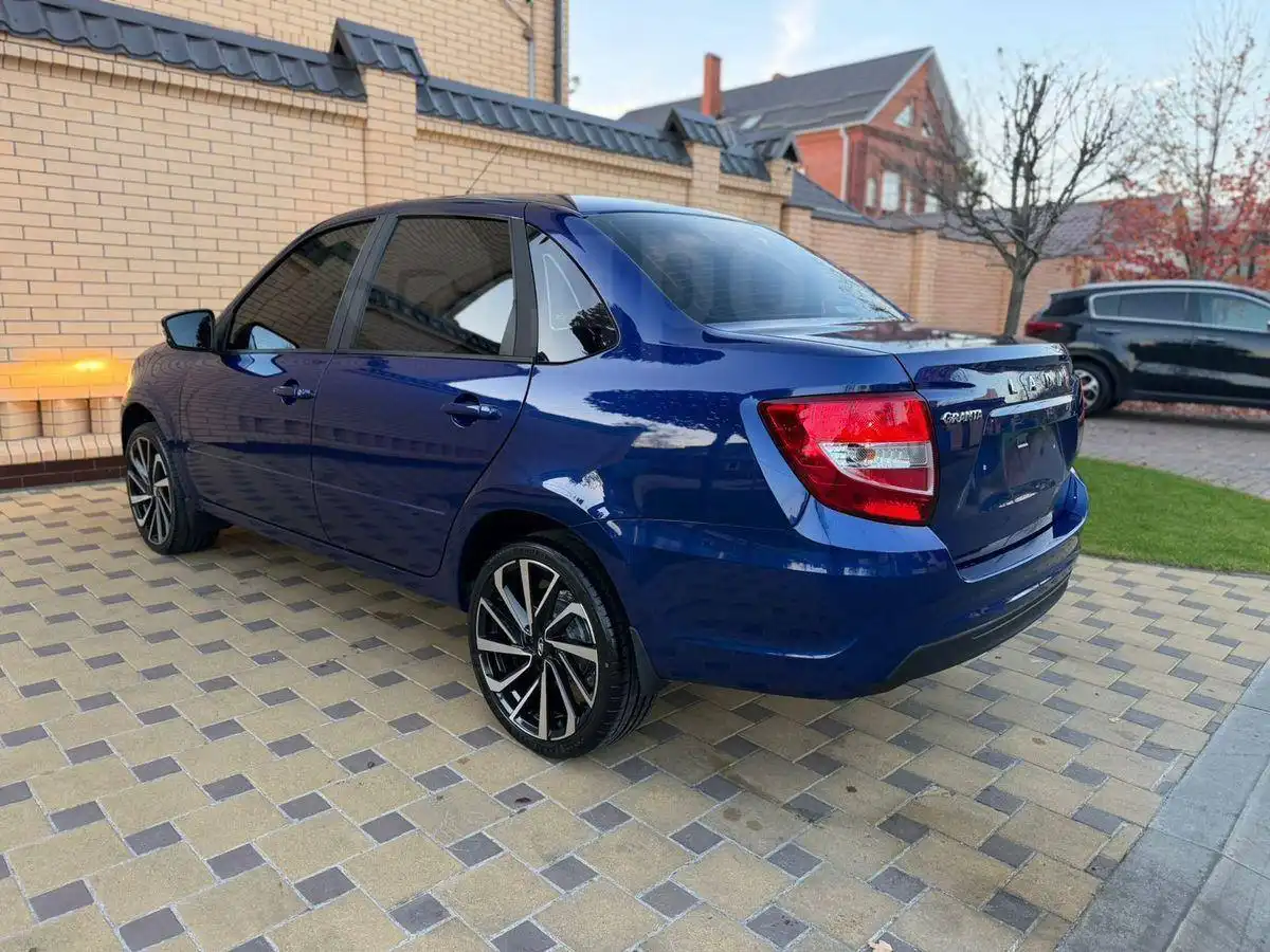 Продажа Лады Гранты 2025 года с доп. опциями - Легковые автомобили (Авто) в Краснодар