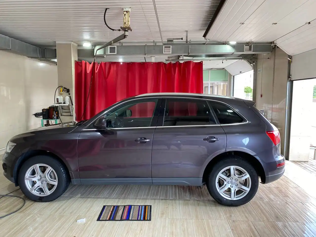 Продам автомобиль Audi Q5 2010 года - Легковые автомобили (Авто) в Краснодар