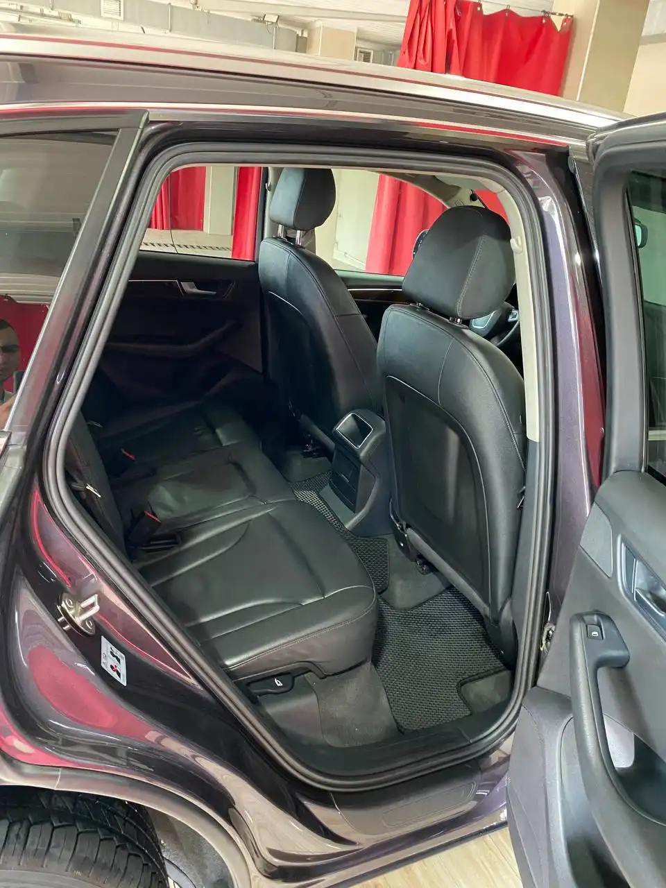 Продам автомобиль Audi Q5 2010 года - Легковые автомобили (Авто) в Краснодар