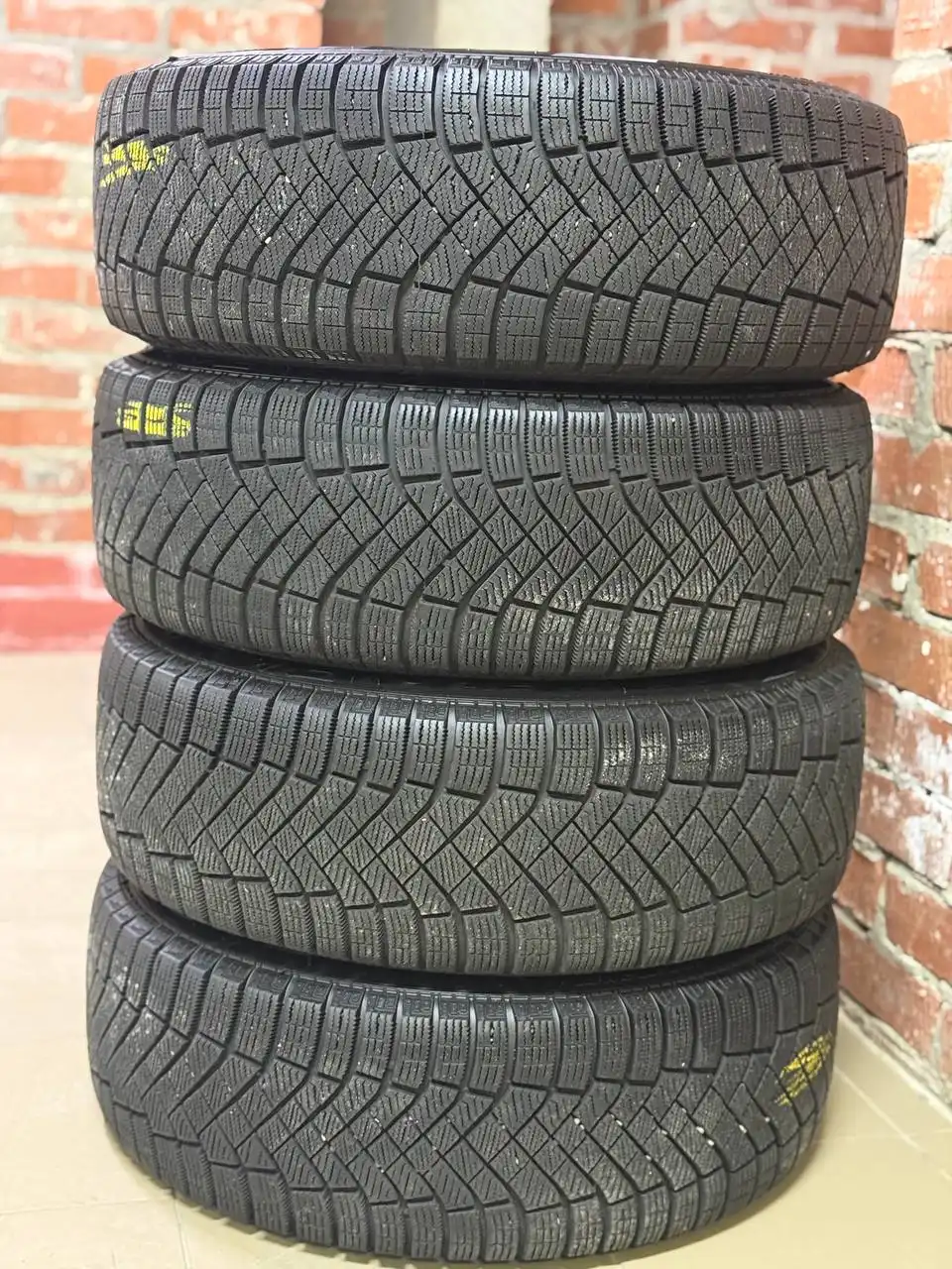 Шины Pirelli Ice Zero 205/55/16 - Шины и диски (Авто) в Краснодар