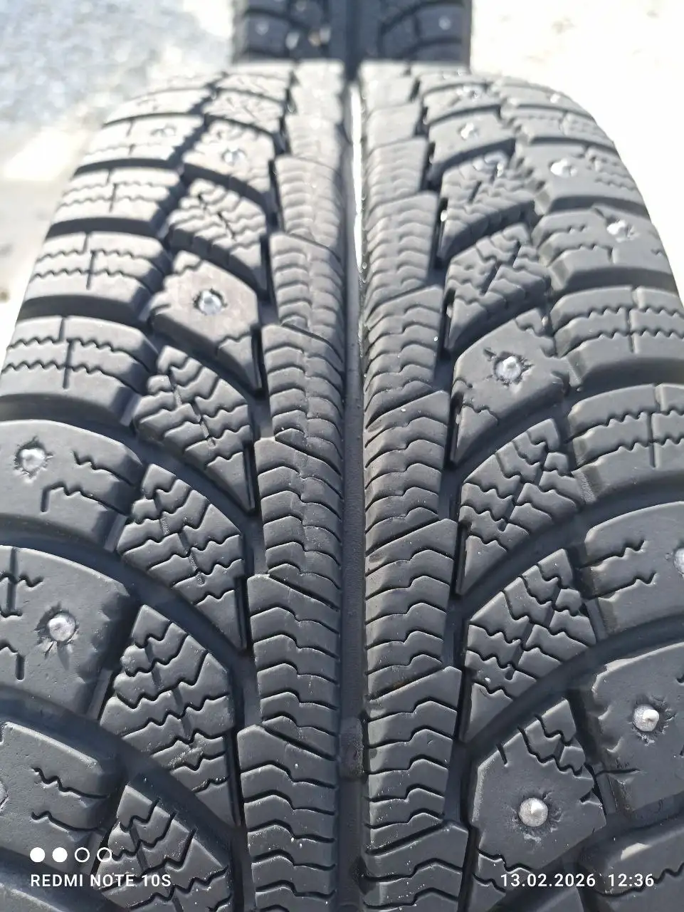 Продам комплект зимних шипованных колёс - Шины и диски (Авто) в Краснодар