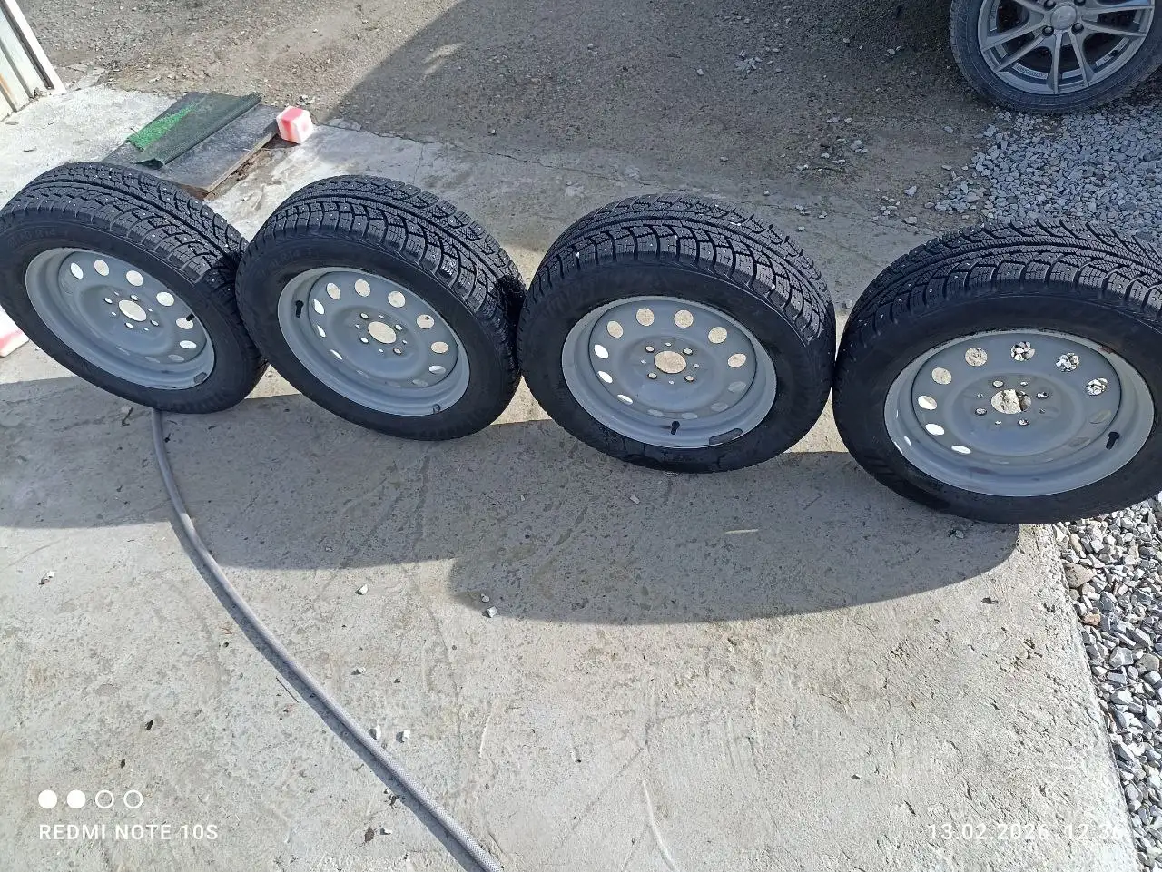 Продам комплект зимних шипованных колёс - Шины и диски (Авто) в Краснодар