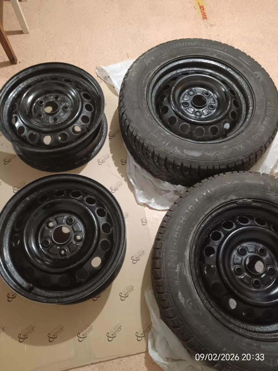 Штампы 16 радиус с зимней резиной - Запчасти (Авто) в Краснодар