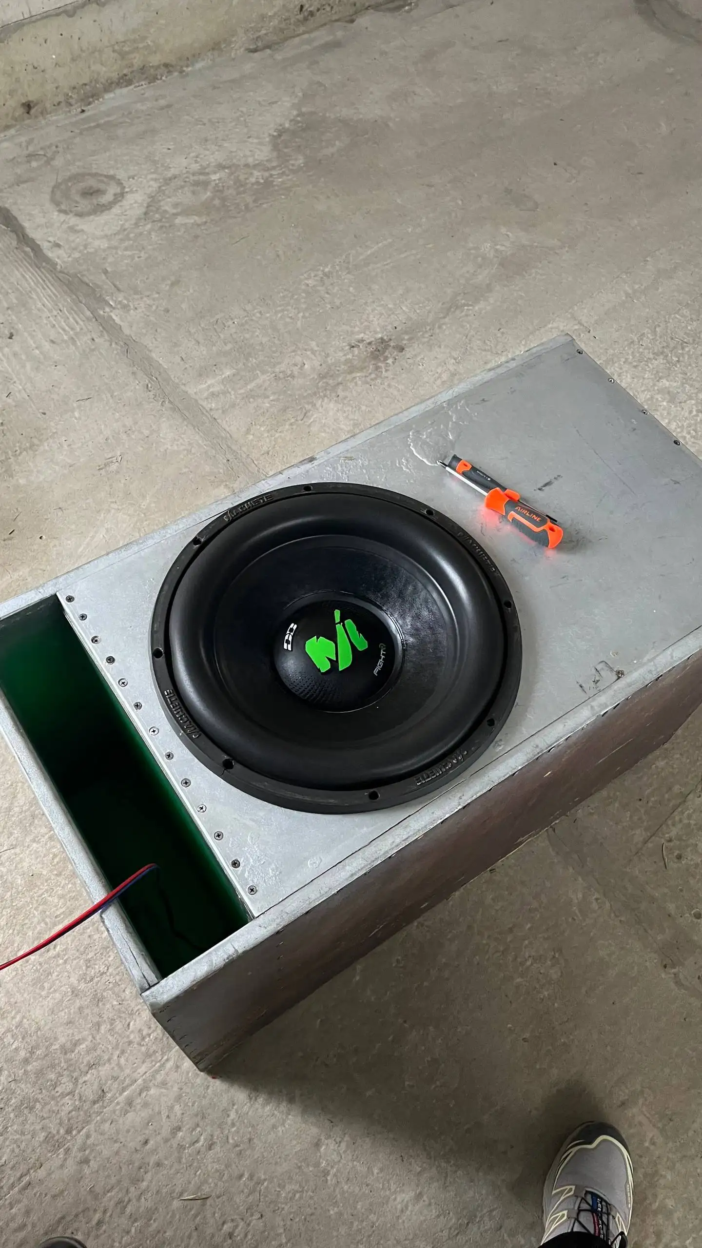 Продажа 14-дюймового монитора - Мониторы (Электроника) в Краснодар