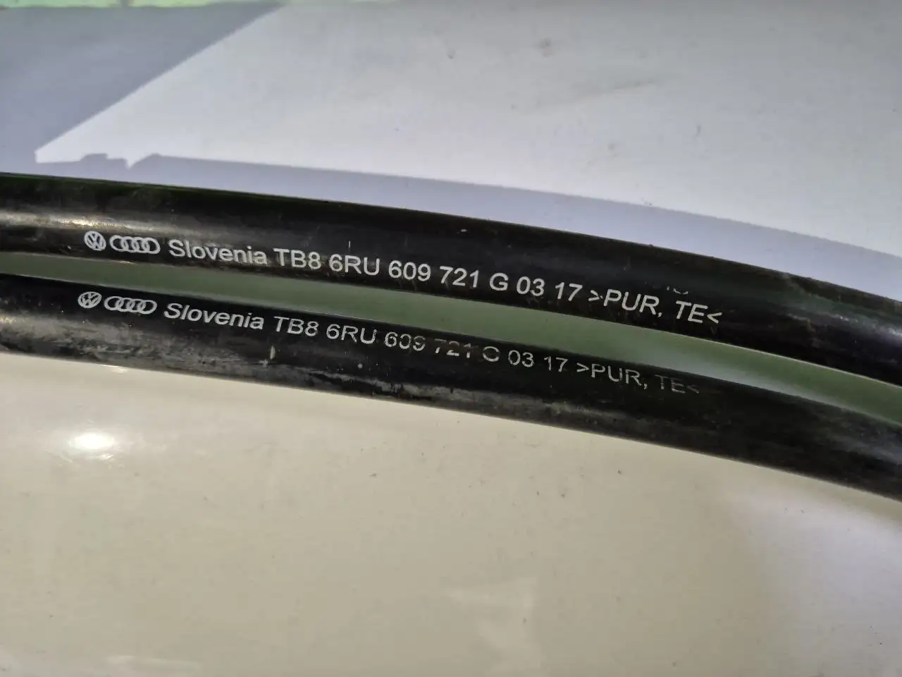 Трос ручника Volkswagen Polo седан - Тормозная система (Запчасти) в Краснодар