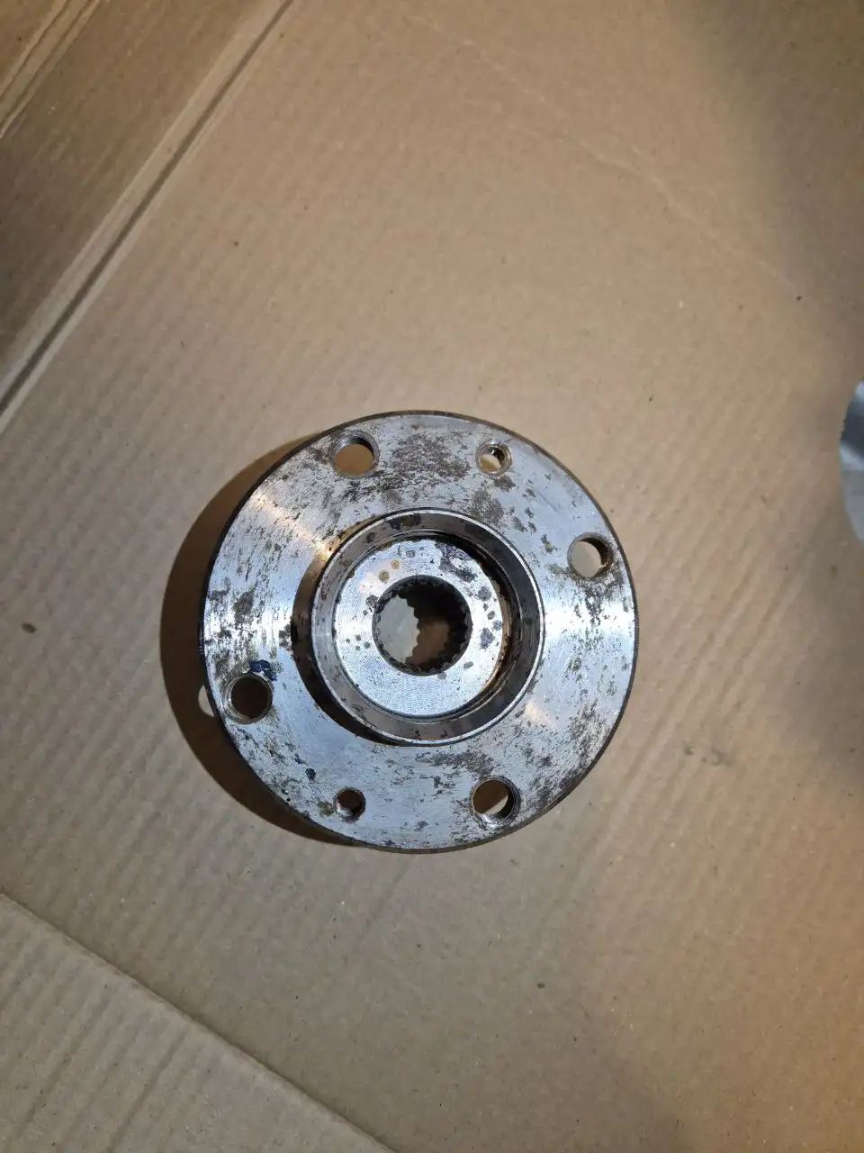 Ступица передняя ВАЗ 2114 новая - Автозапчасти для ВАЗ (Запчасти) в Краснодар