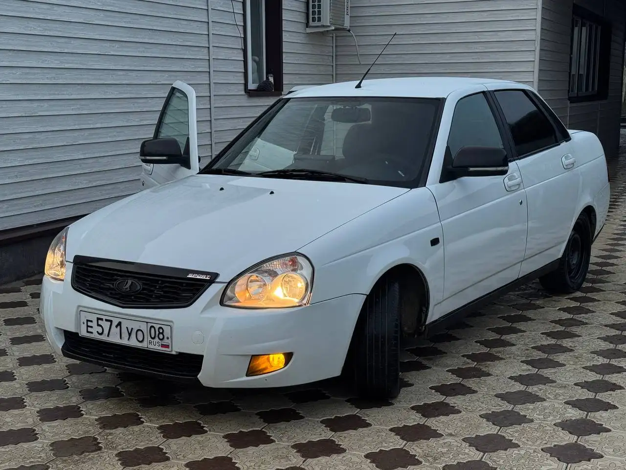 Продажа Лада Приора 2012 года - Легковые автомобили (Авто) в Городовиковск