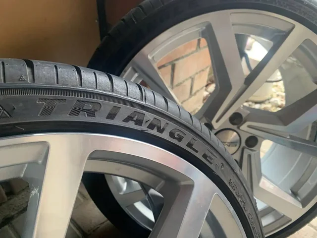 Продажа резины 235/35 r19 - Авто в Тульский