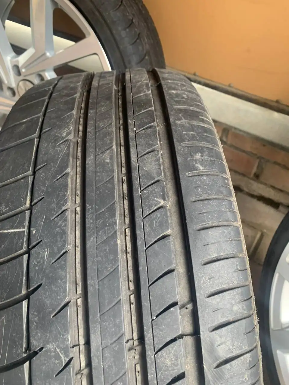Продажа резины 235/35 r19 - Шины и диски (Авто) в Тульский