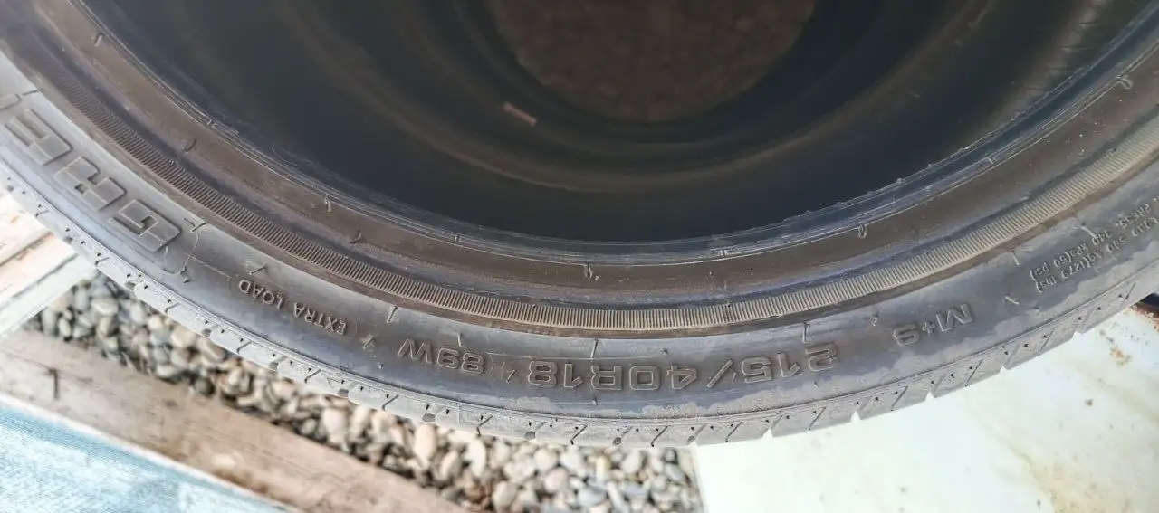 Шины 215/40 R18 в хорошем состоянии - Шины и диски (Авто) в Краснодар