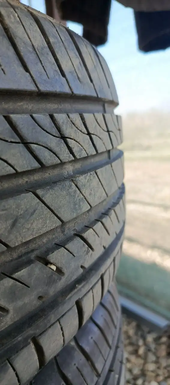 Шины 215/40 R18 в хорошем состоянии - Шины и диски (Авто) в Краснодар